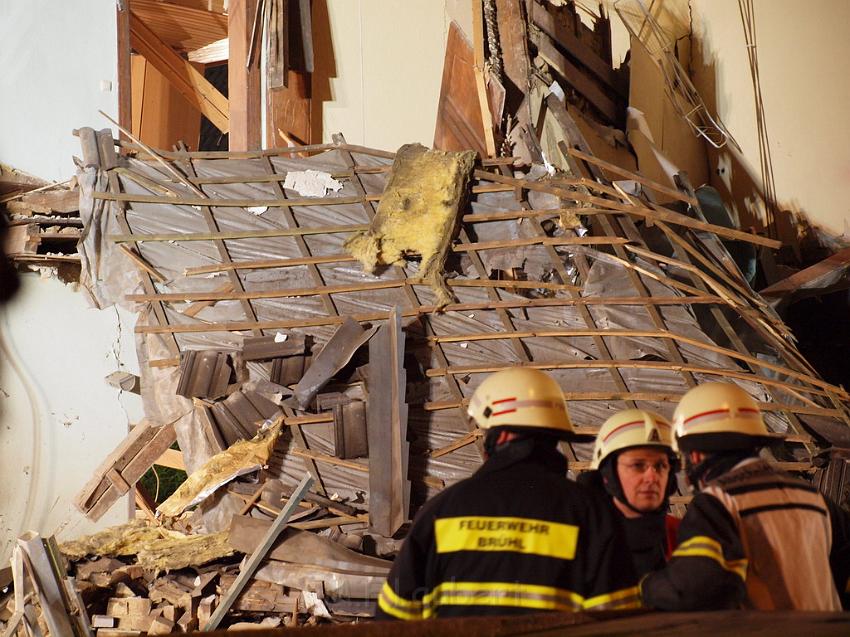 Hausexplosion Bruehl bei Koeln Pingsdorferstr P172.JPG